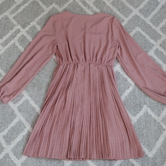 SHEIN Women's Medium Dusty Pink Pleated Unity Solid Swiss Dot A-line Vneck Dress - Picture 8 of 11